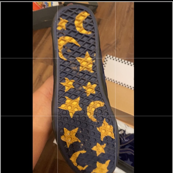 Limited edition Mickey Mouse Vans !!! Mens 10 - Picture 2 of 5